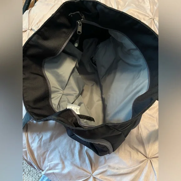 LL Bean Nylon Tote Bag - Picture 2 of 8